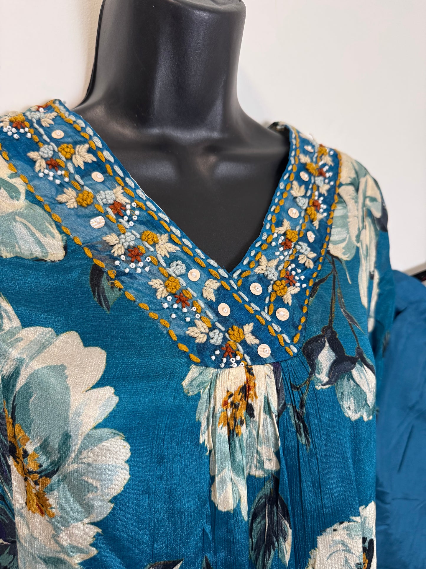 Blue Floral NWT - 38