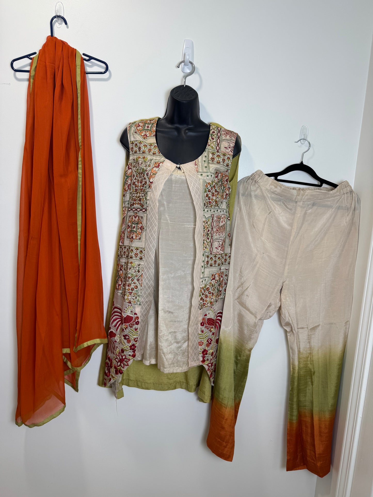 Beige Green Orange - 34