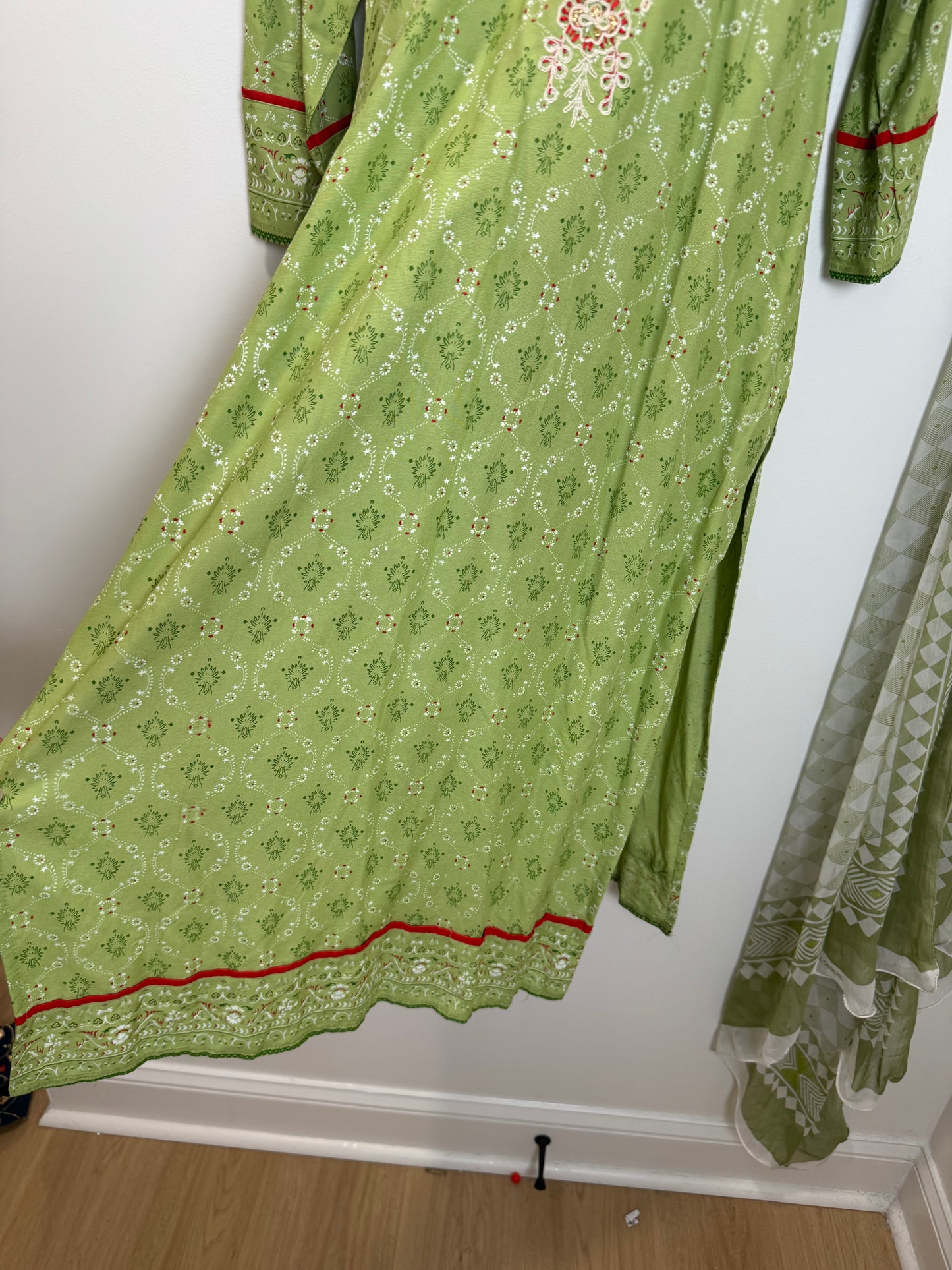 Green Red - 38