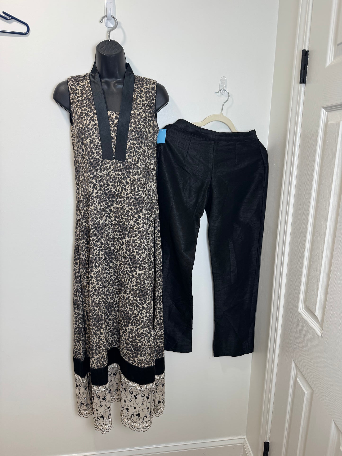 Black Animal Print - 34