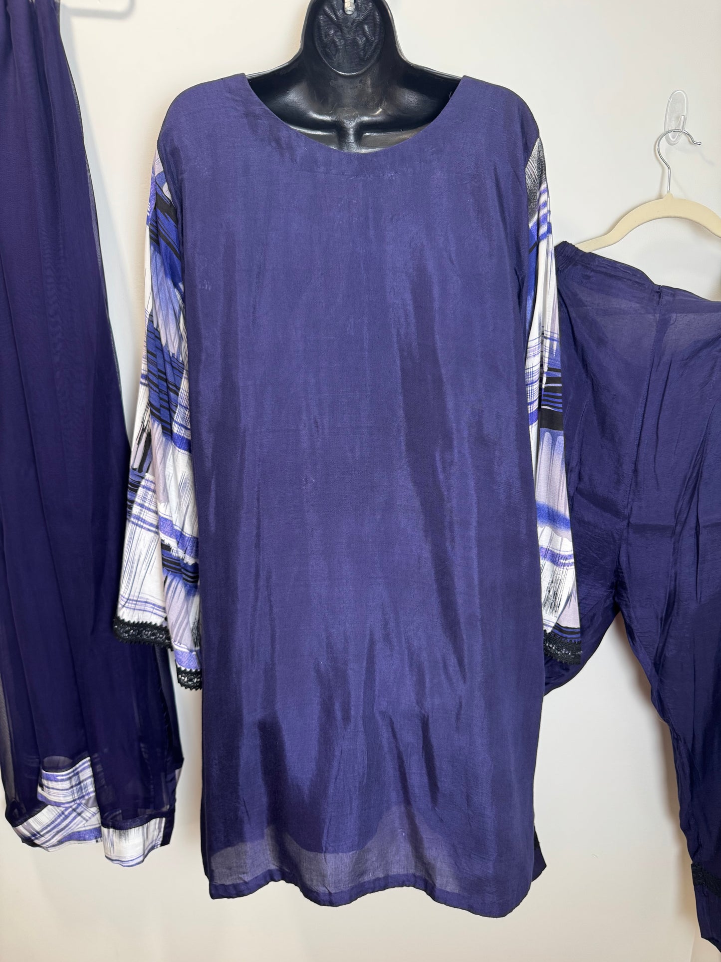 Blue White - 44