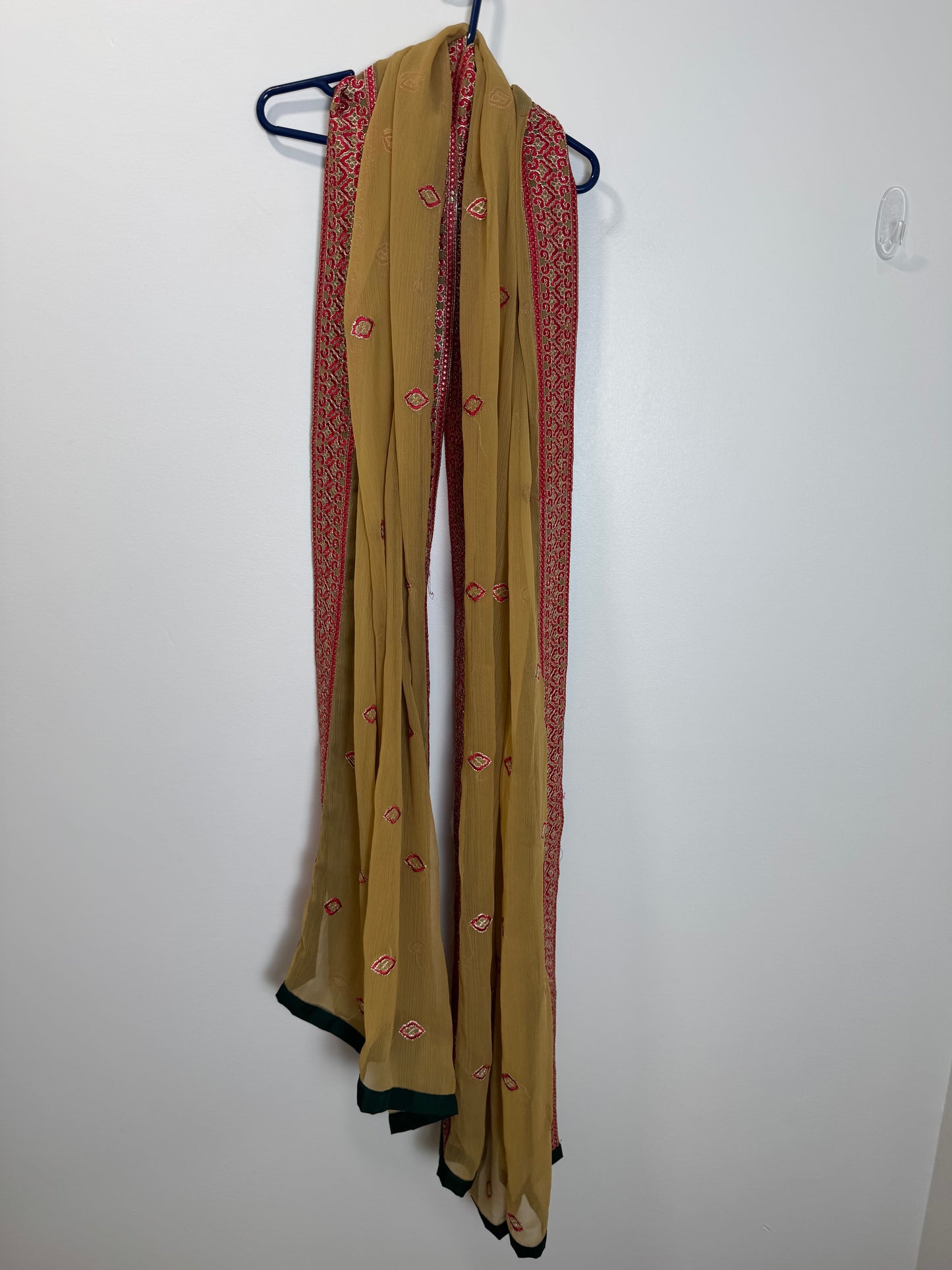 Dark Green Red - 34