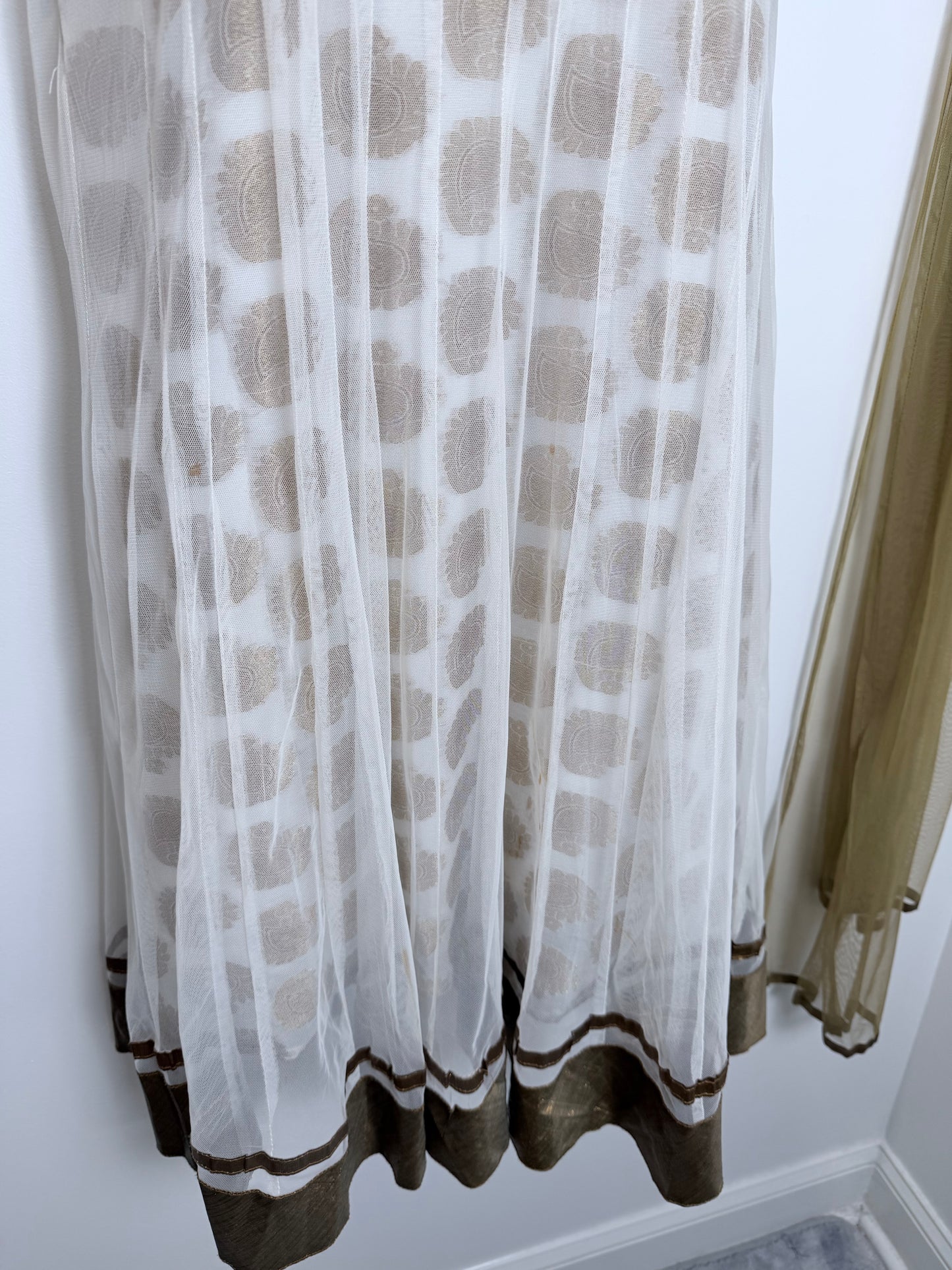 White Gold - Size 40