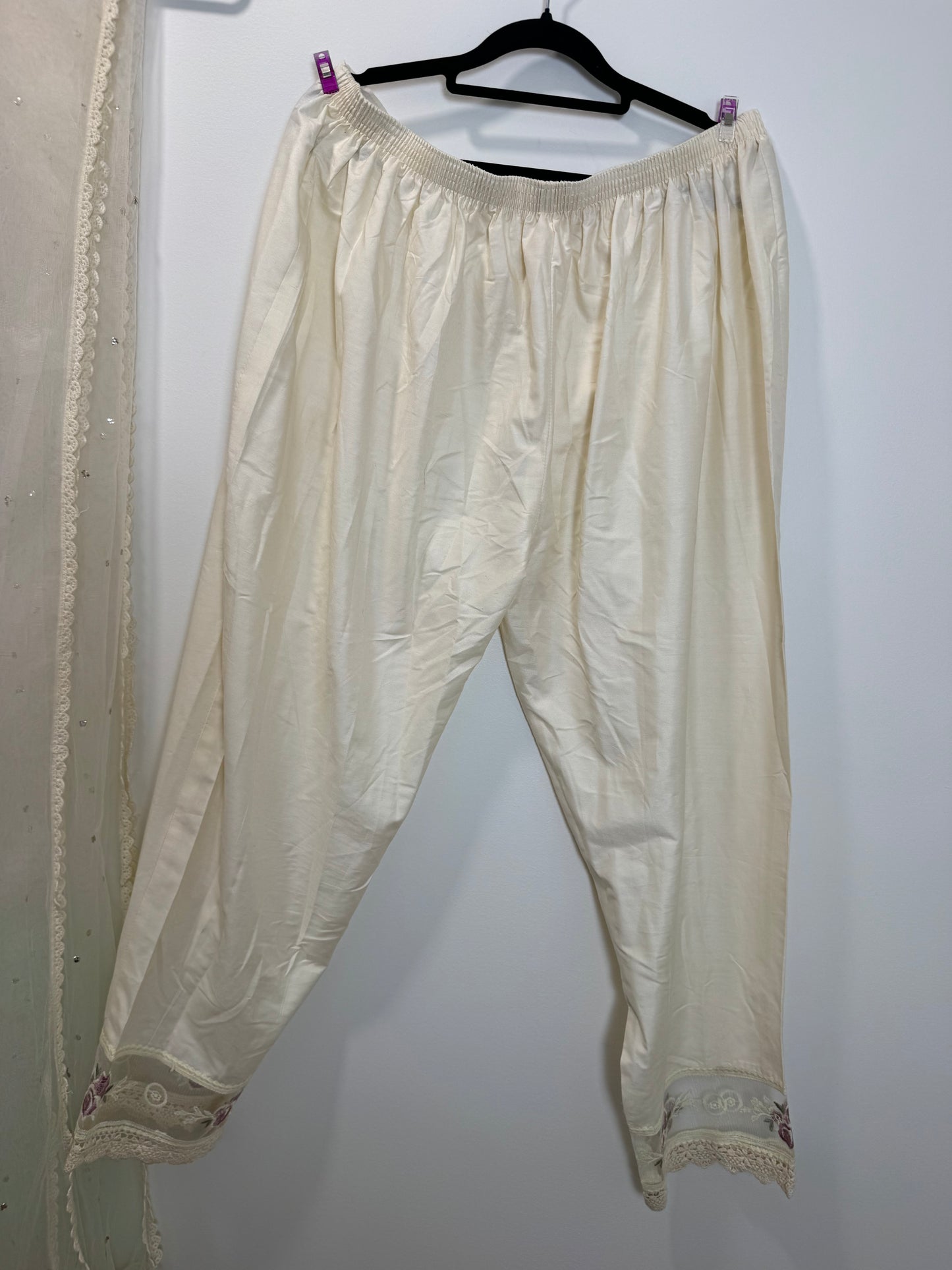 Beige Lace - 44