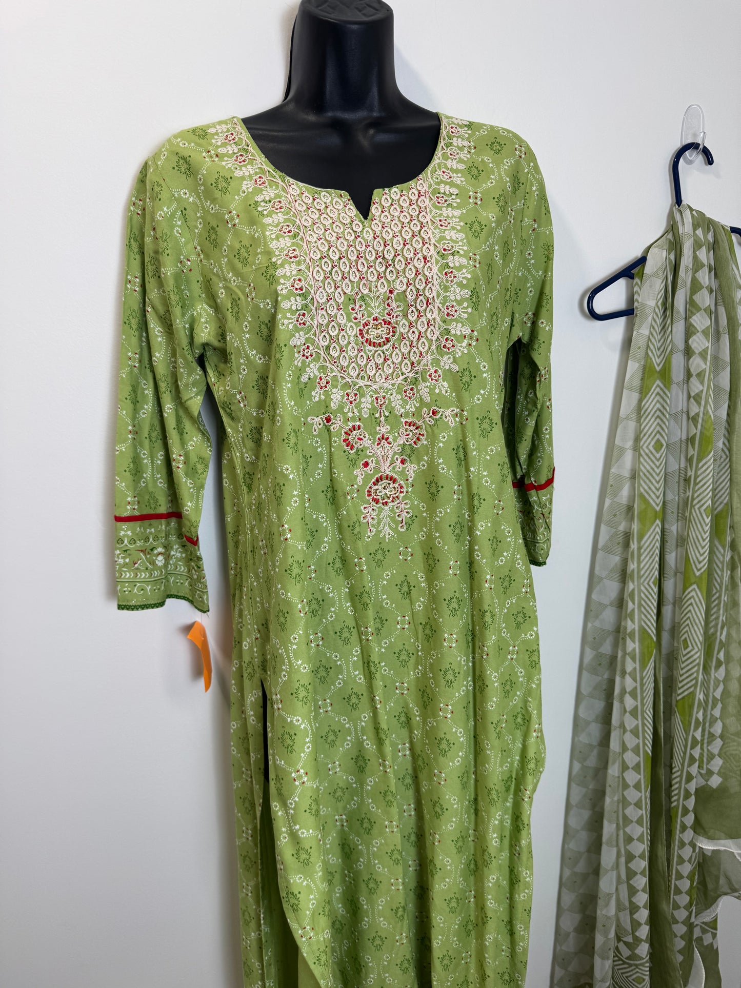Green Red - 38