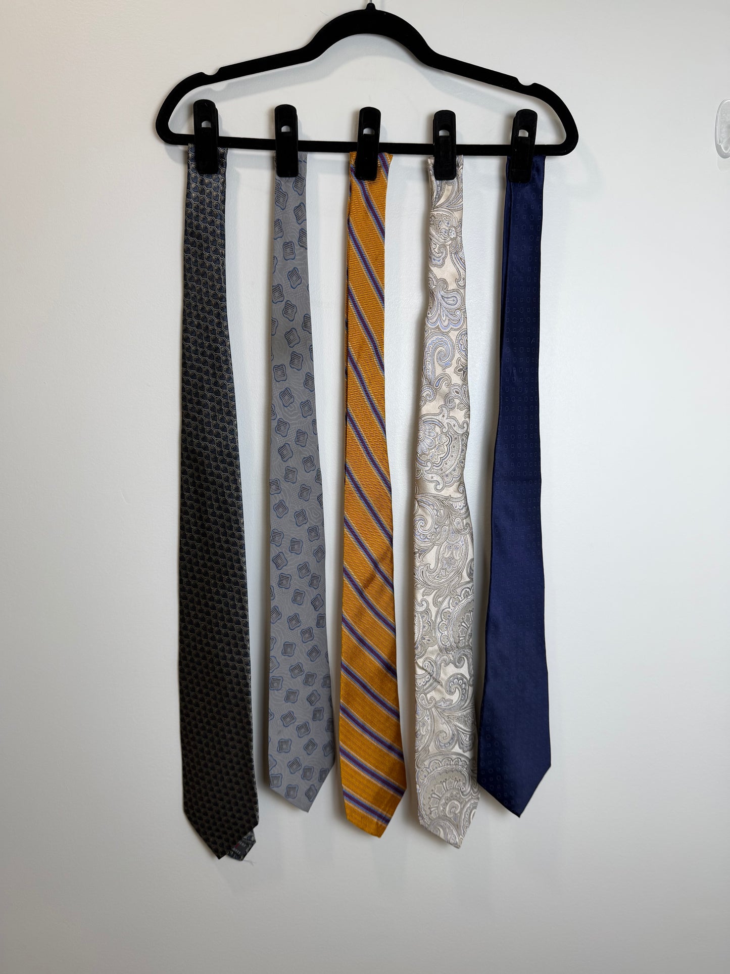 Vintage Designer Men’s Tie Lot of 5 – DKNY, Ike Behar, Robert Talbott, Brandini & Stockton