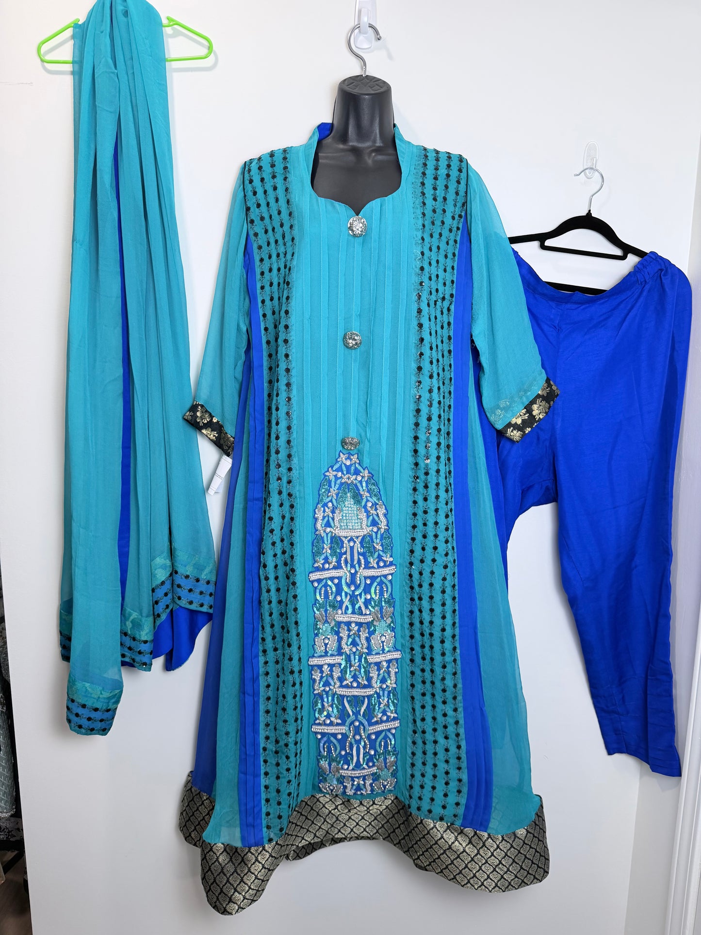 Blue Teal - size 40