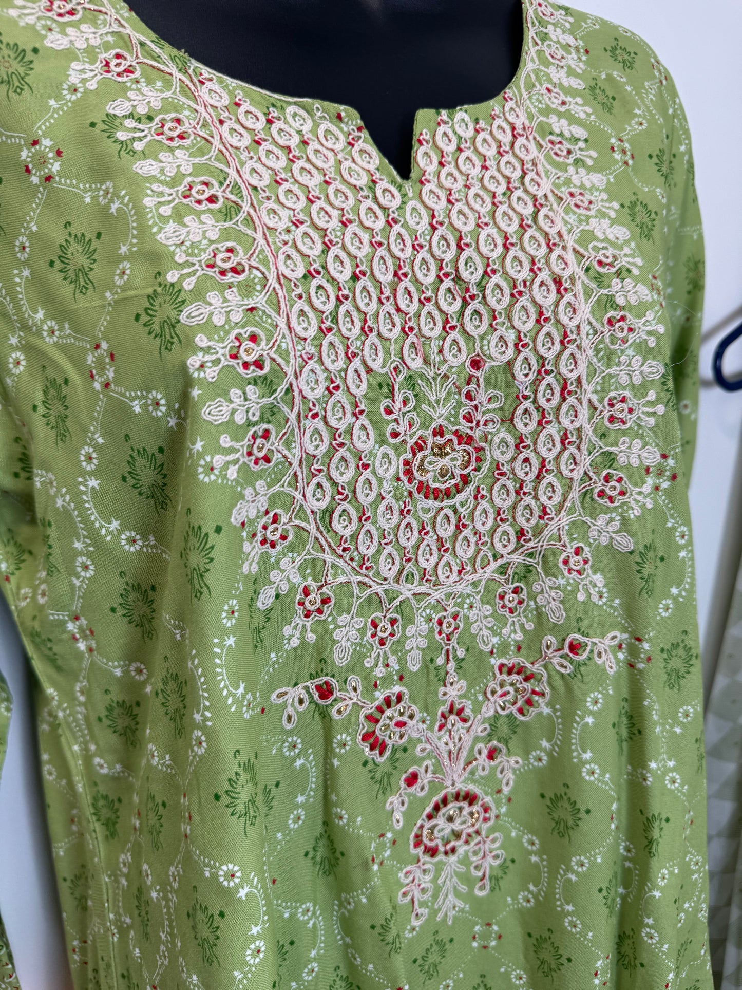 Green Red - 38