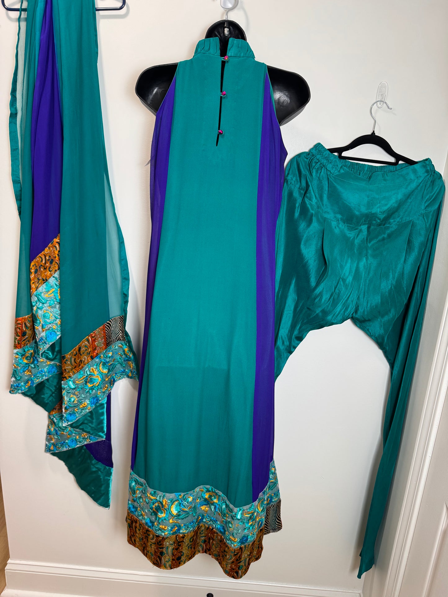 Blue Green Multi - 36