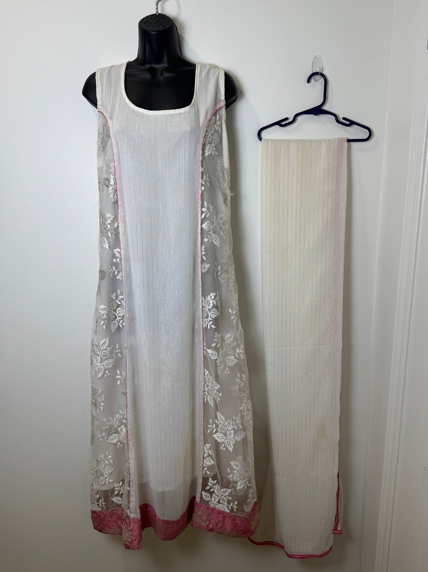 White Kurta & Dupatta - 44