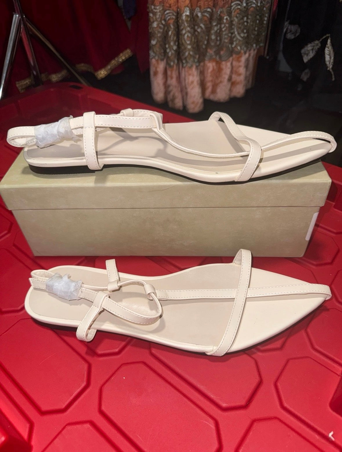 White Flat Sandals - 10