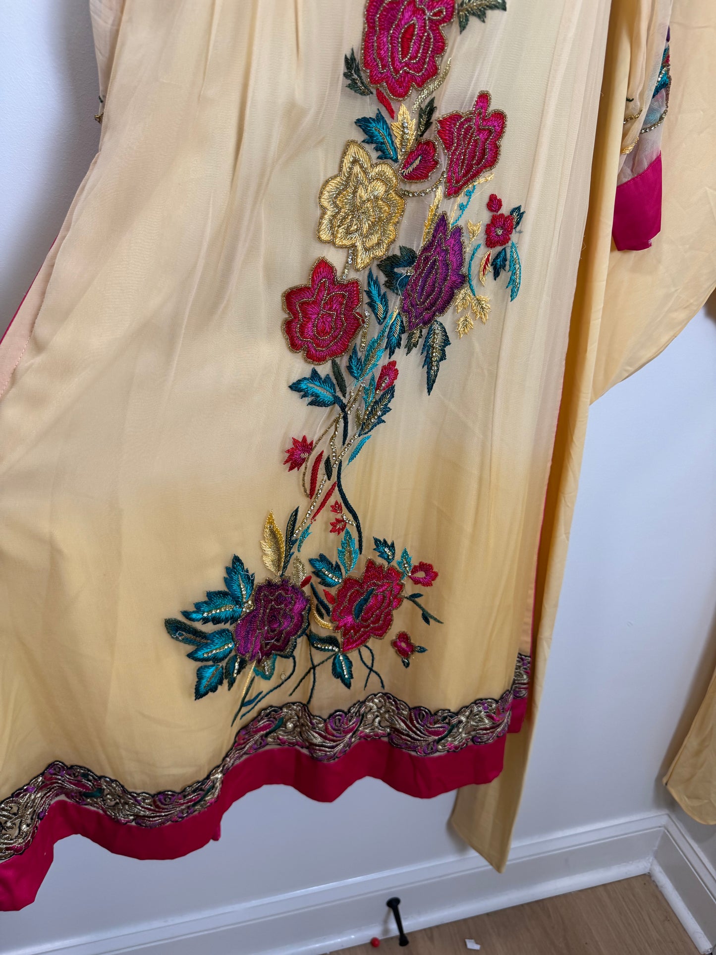 Shaded Beige Red - 38