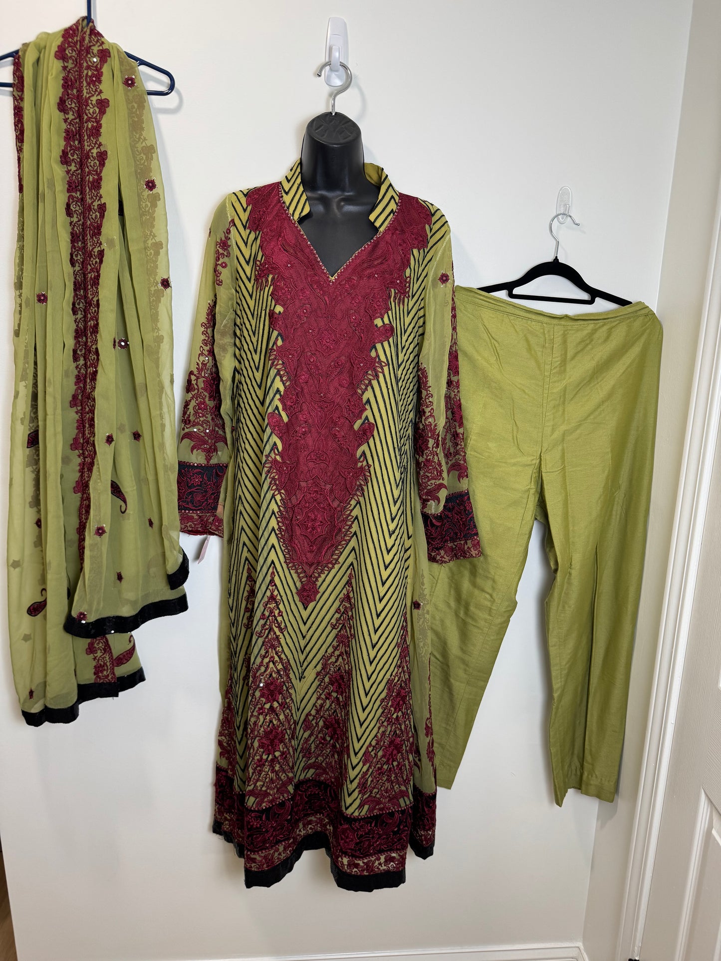 Green Maroon - 42