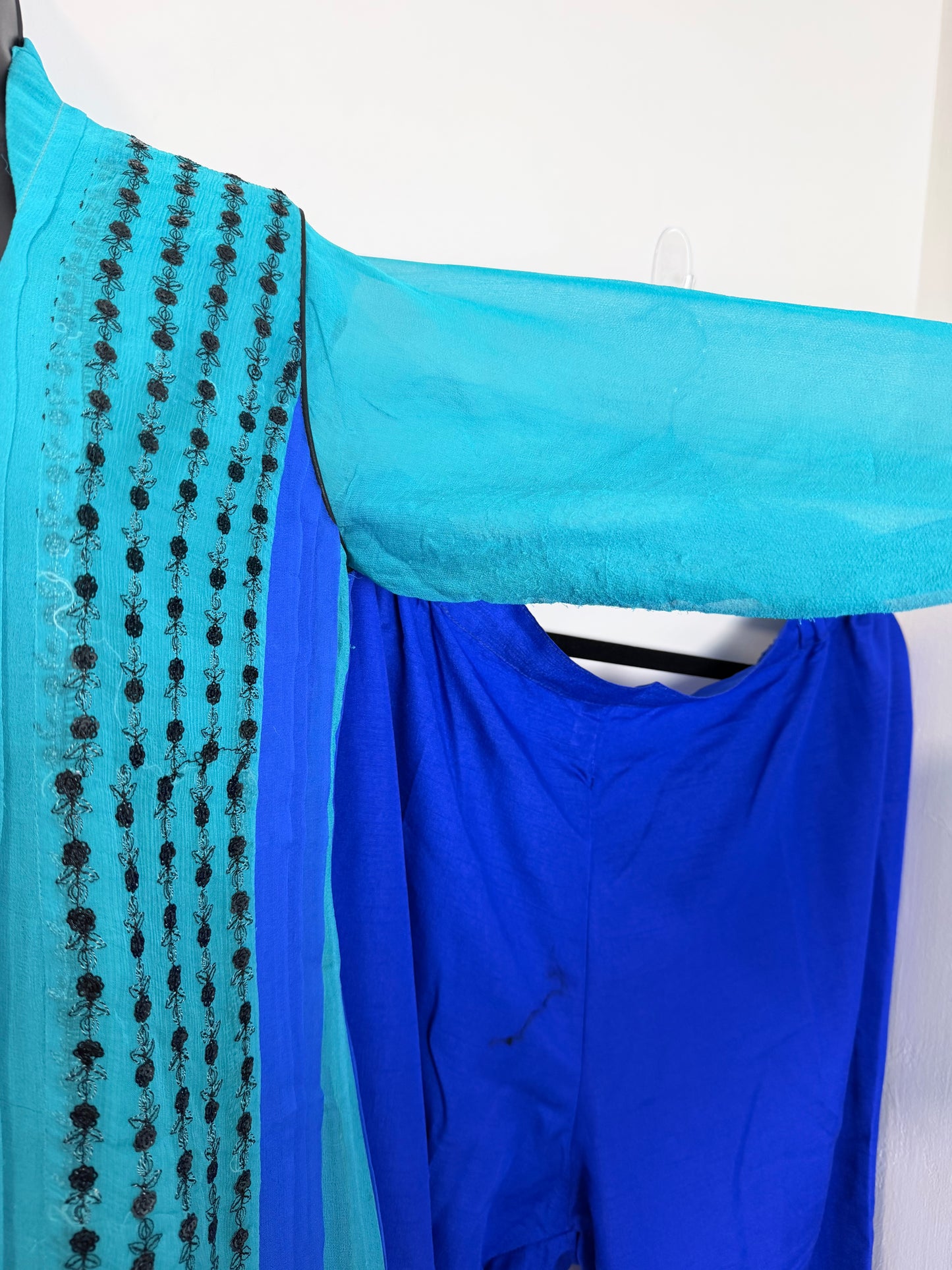 Blue Teal - size 40