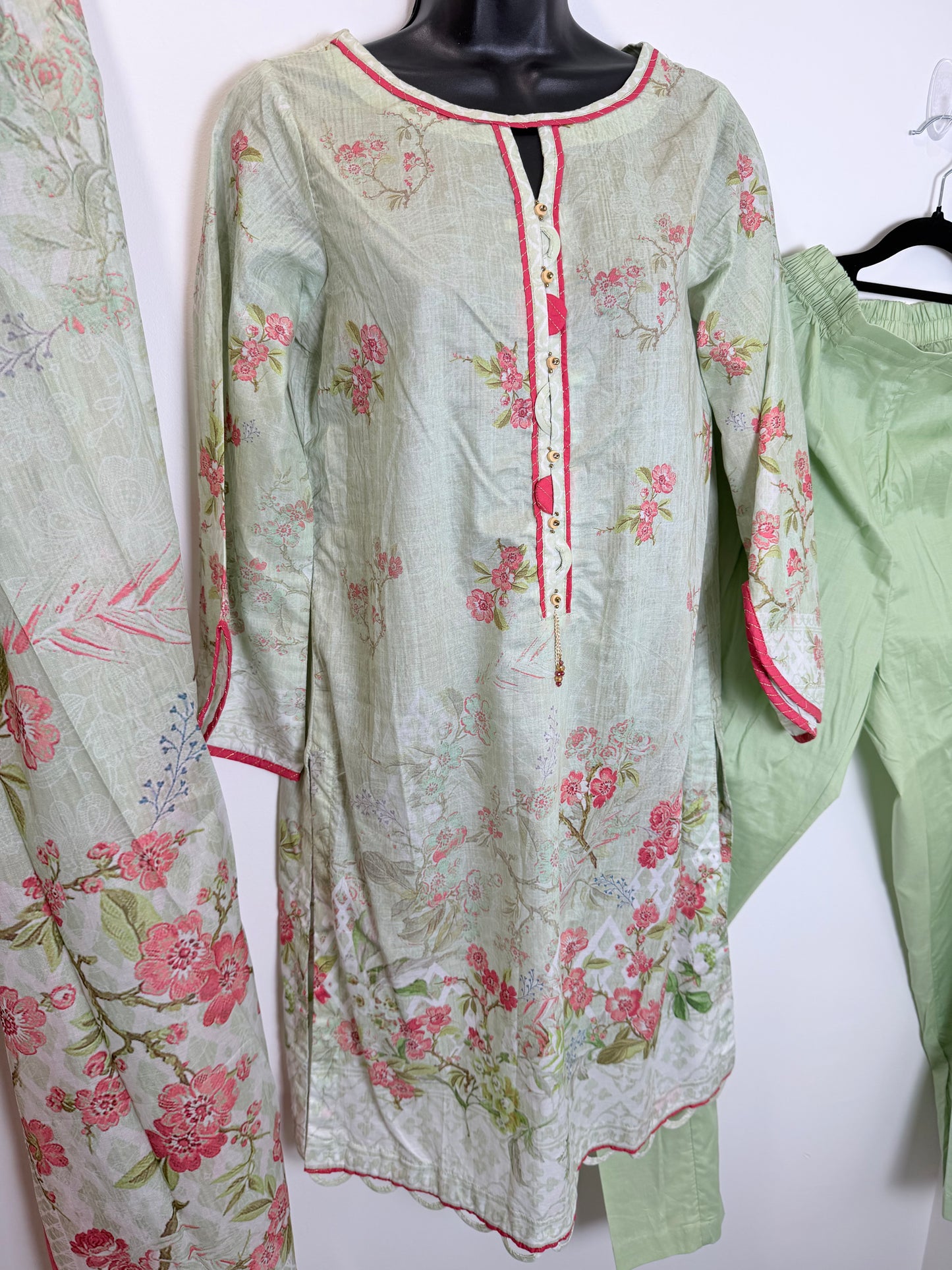 Green Floral - Size 36
