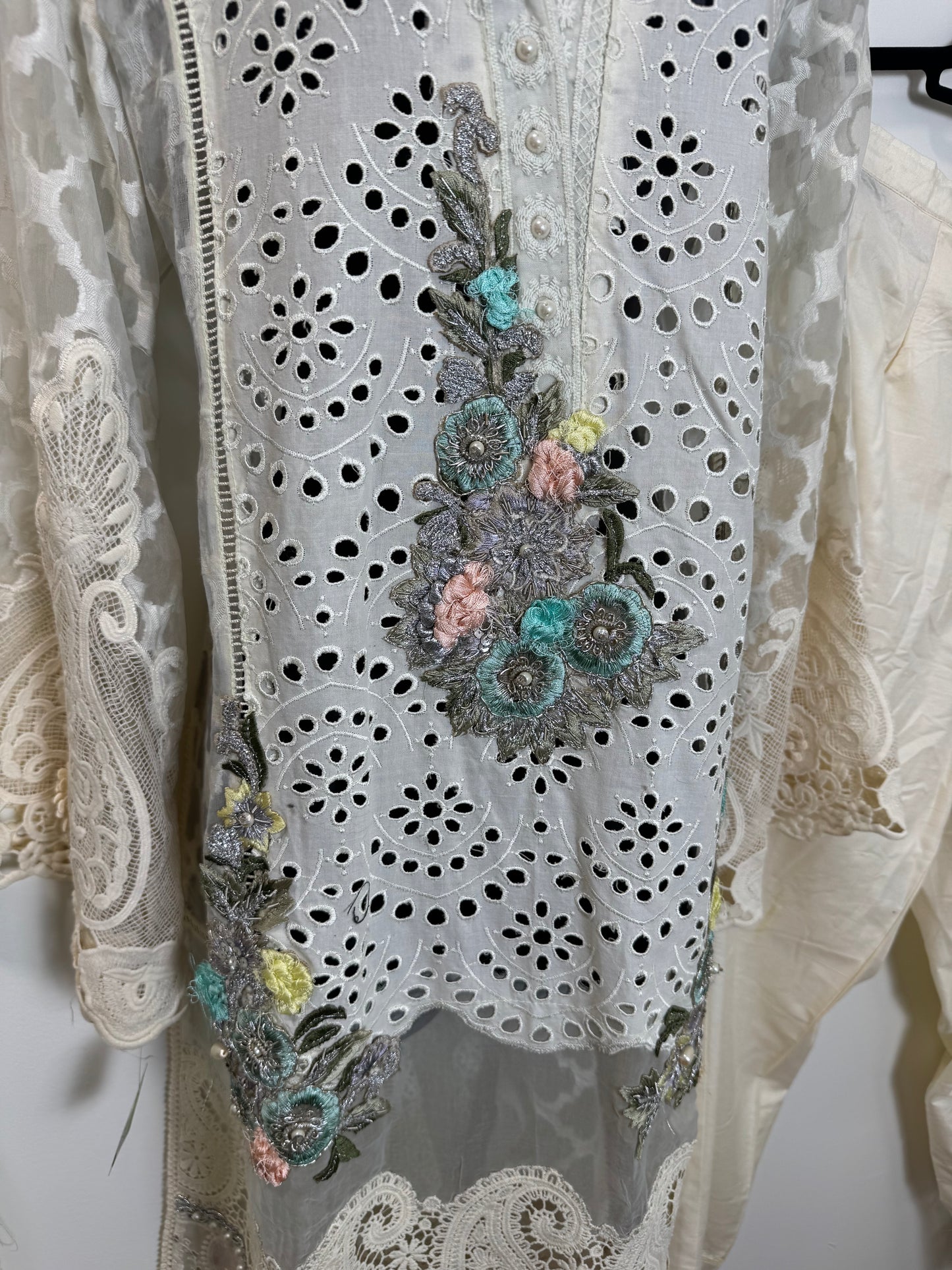 Beige Lace - 44