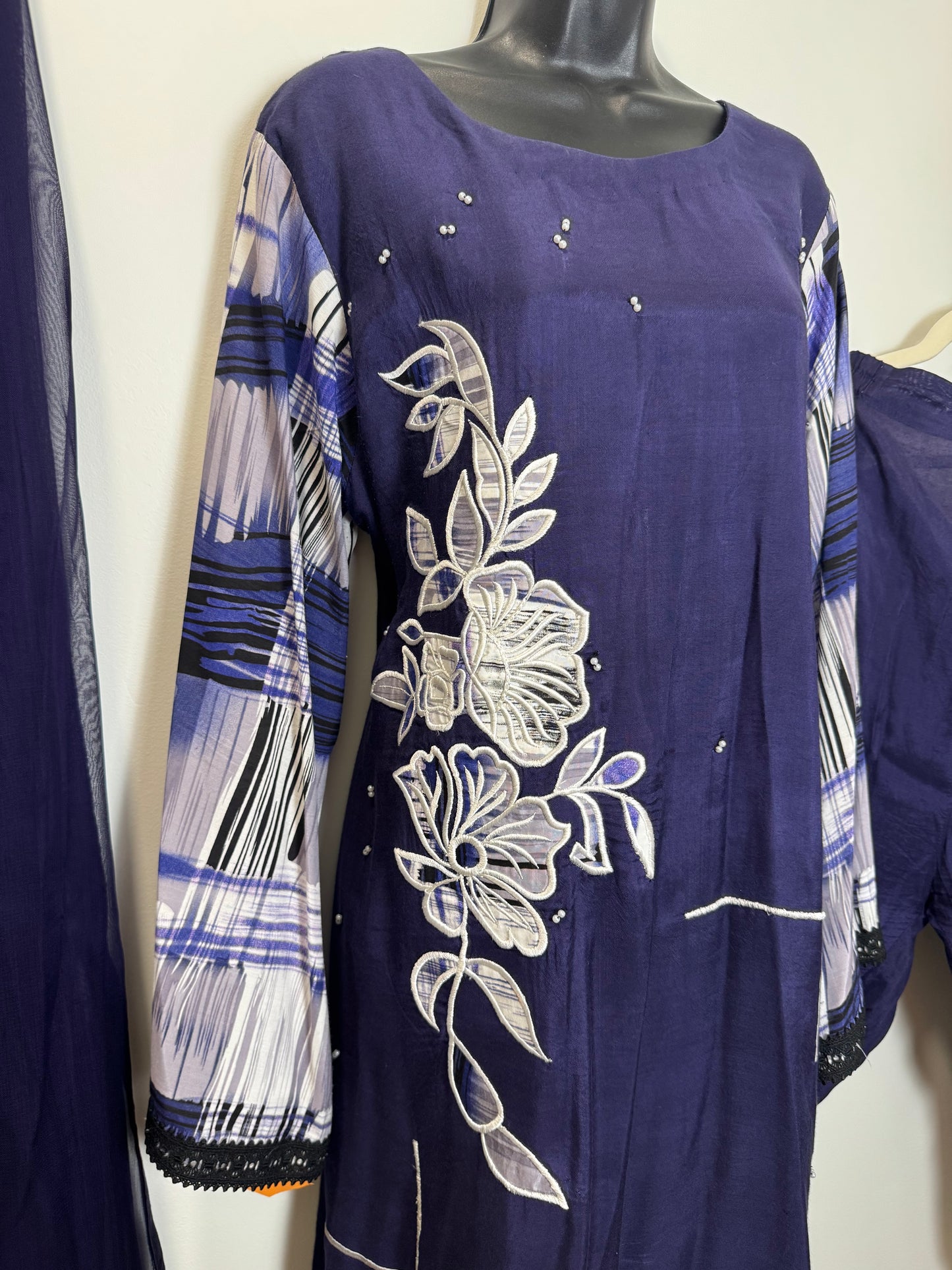 Blue White - 44