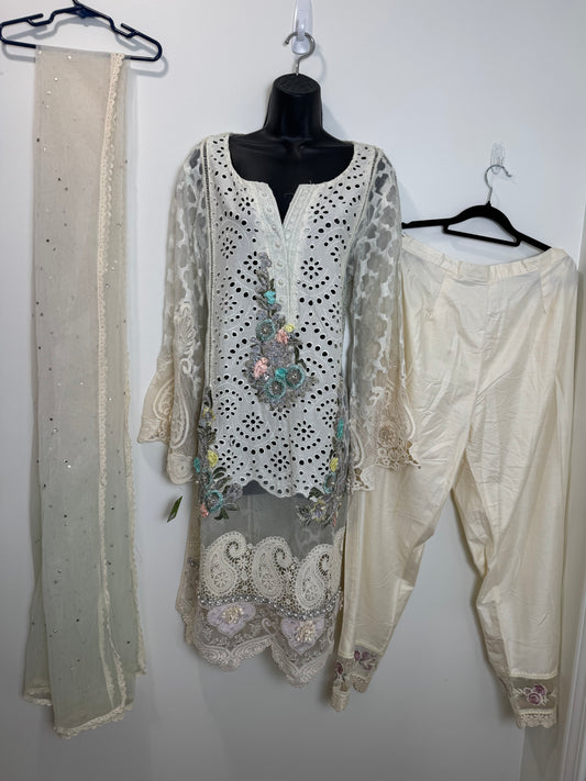 Beige Lace - 44
