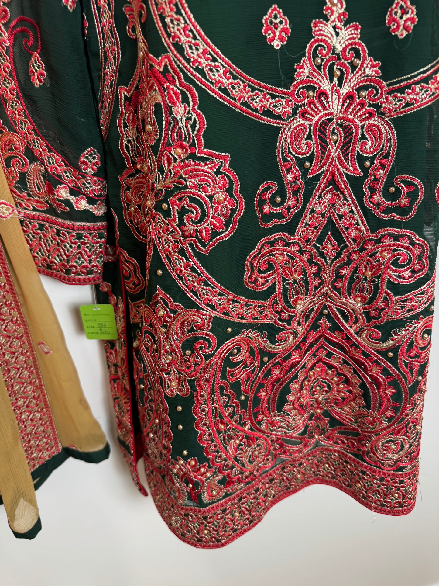 Dark Green Red - 34