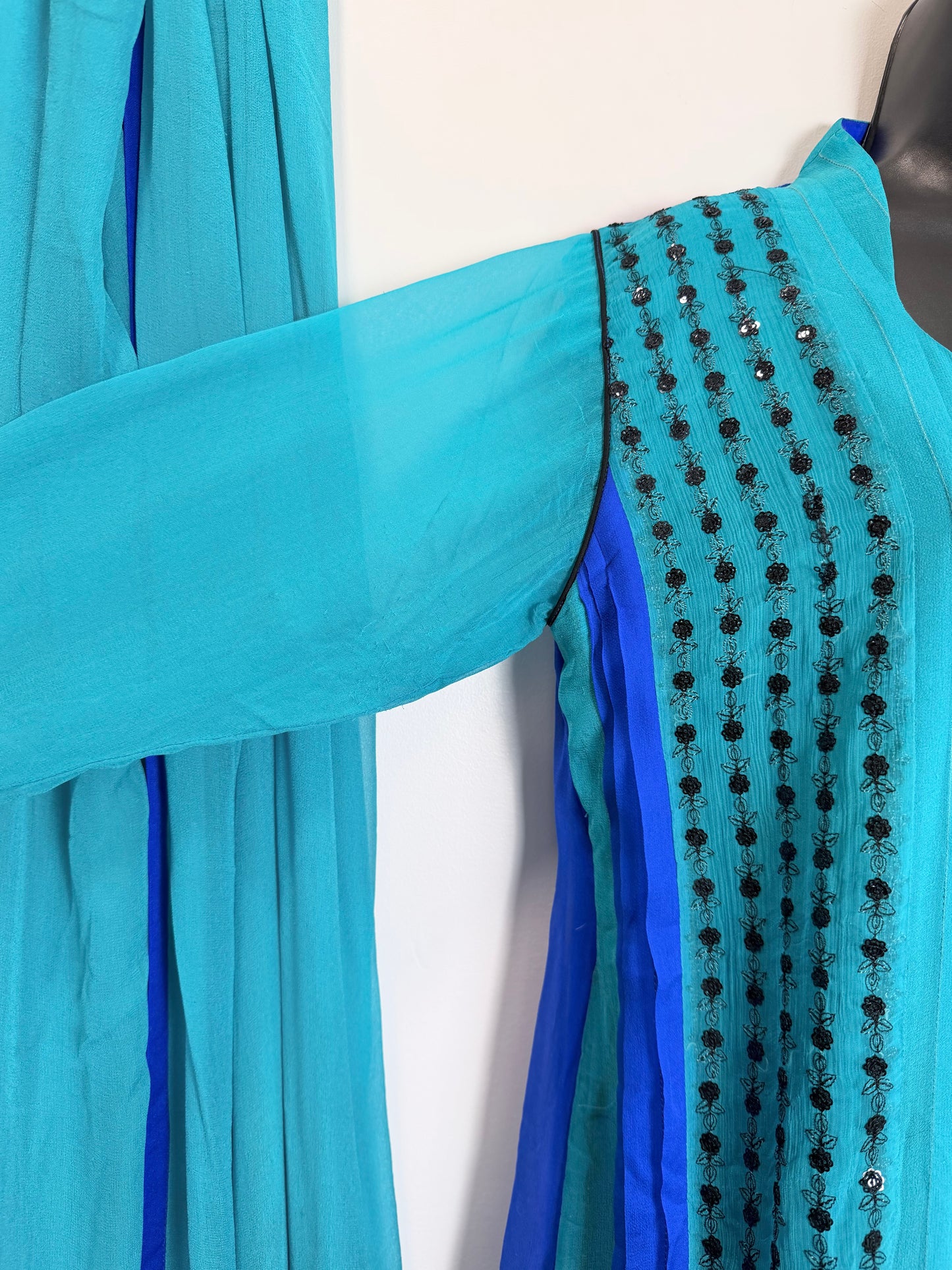 Blue Teal - size 40