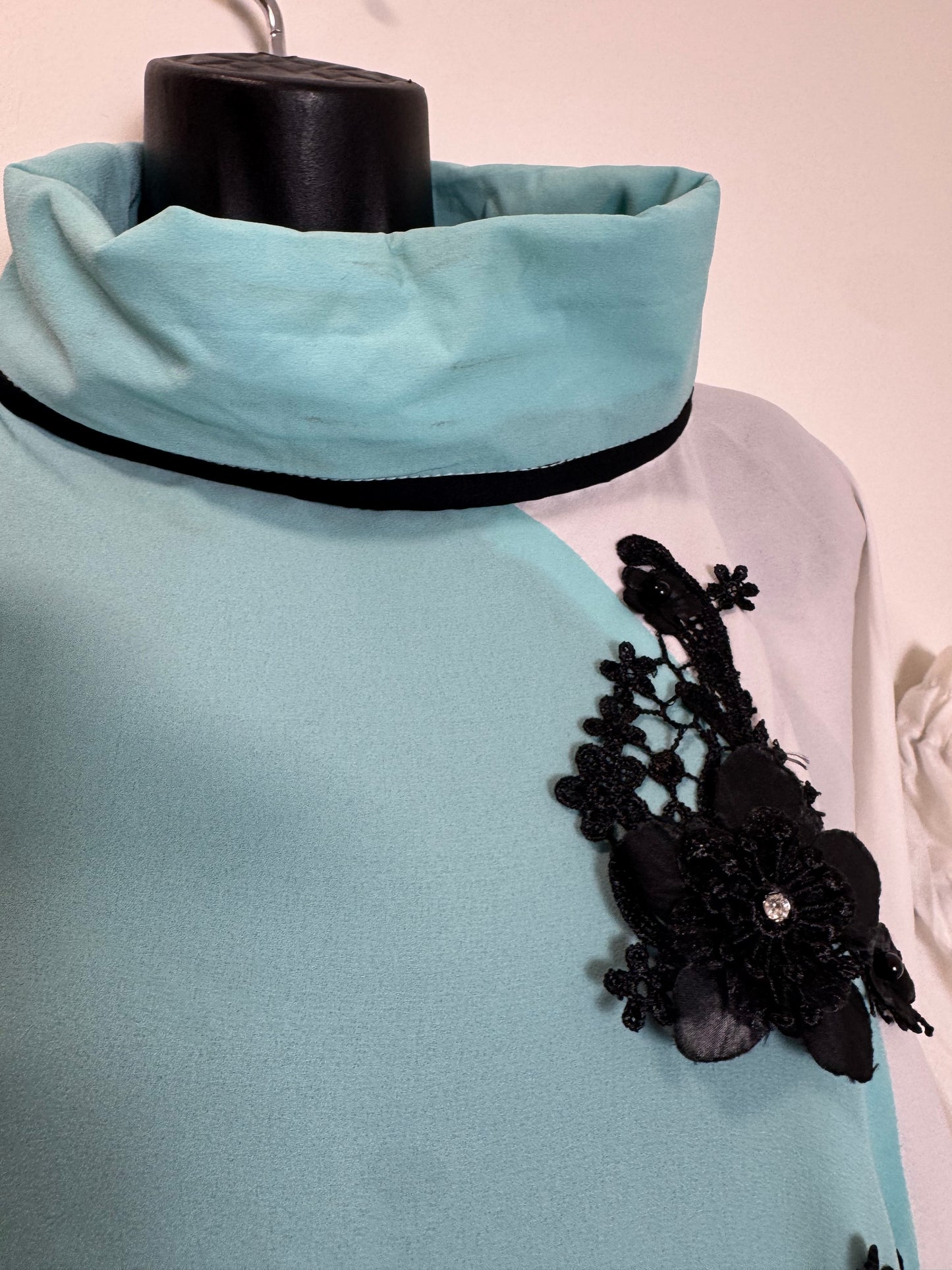 Tiffany Blue White - 42