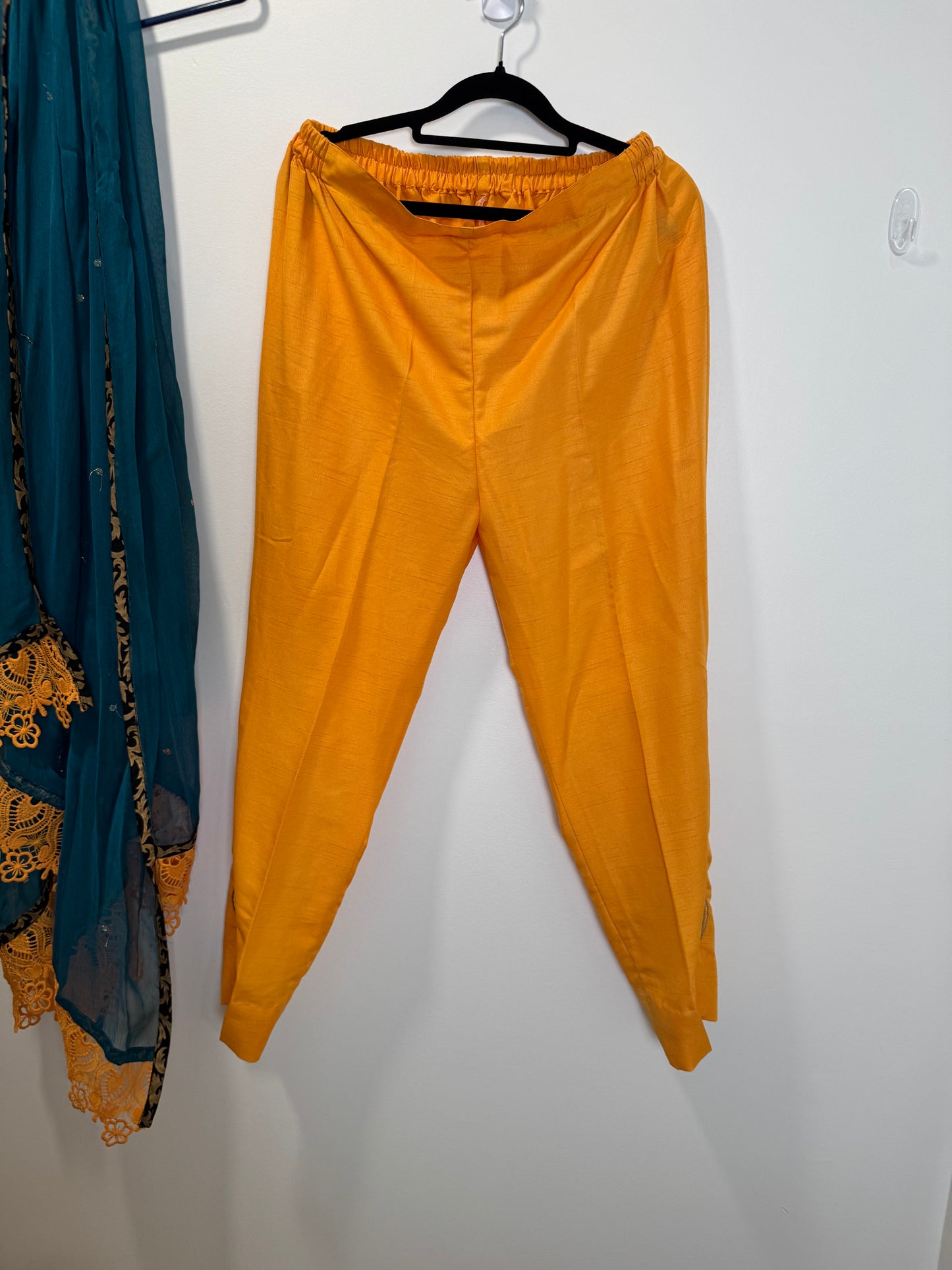 Blue Yellow Lace - 36