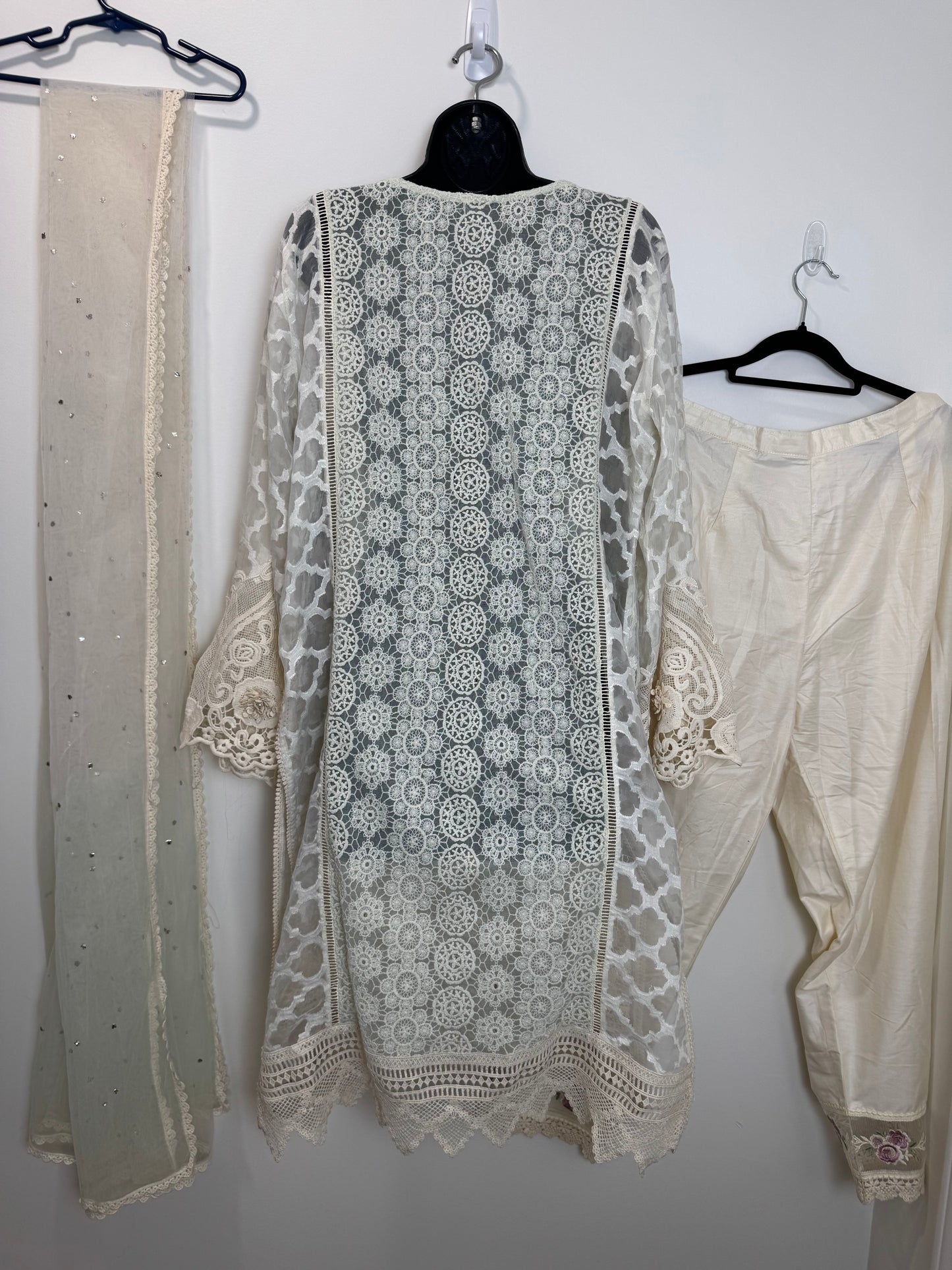 Beige Lace - 44