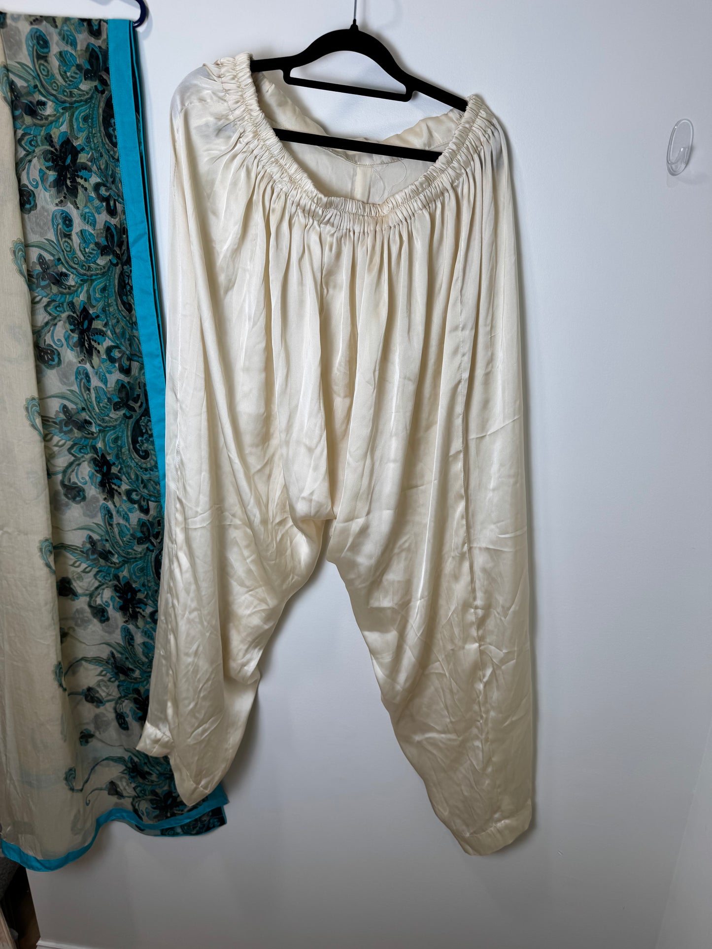 Beige Blue Suit - 46