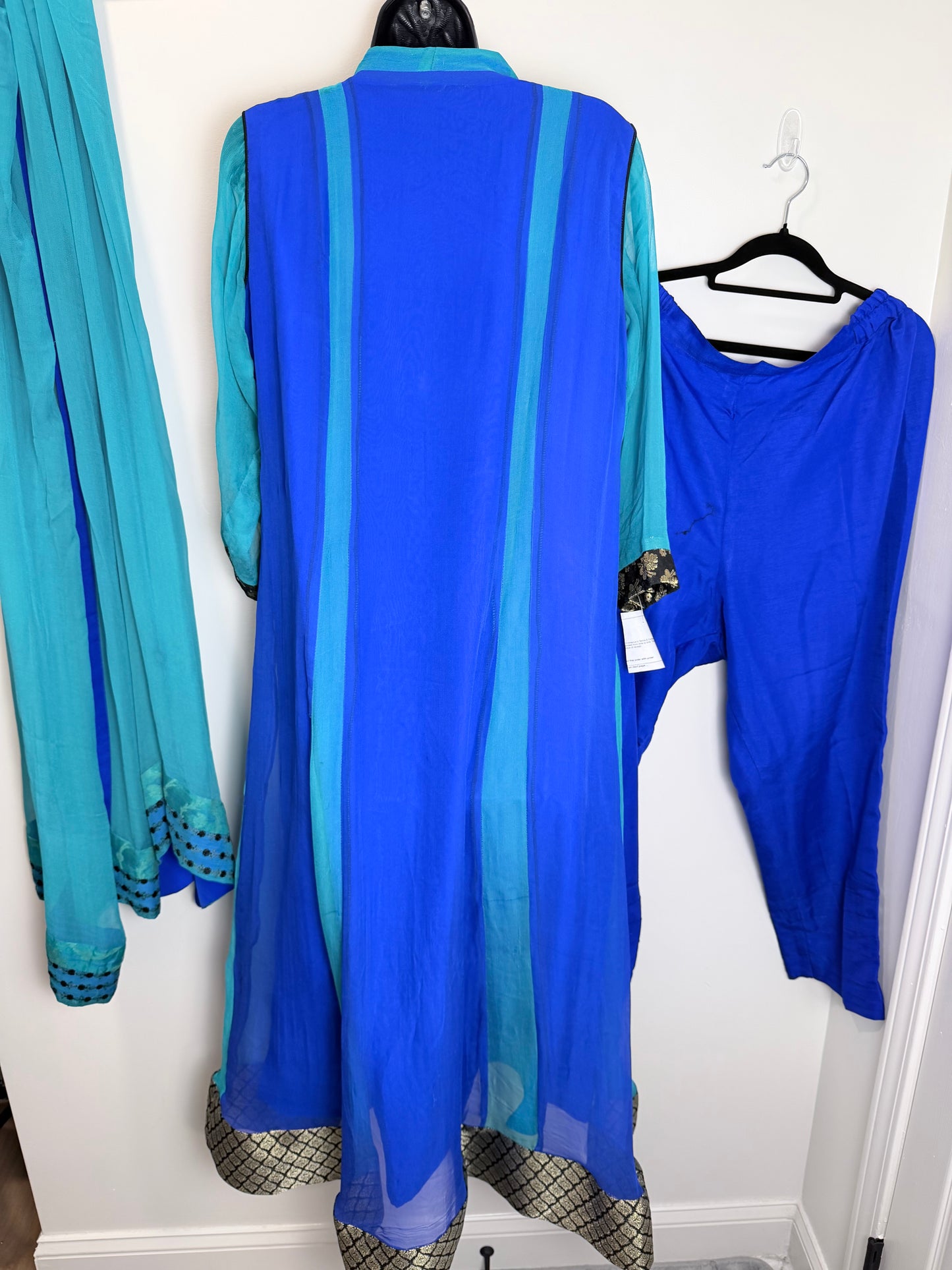 Blue Teal - size 40
