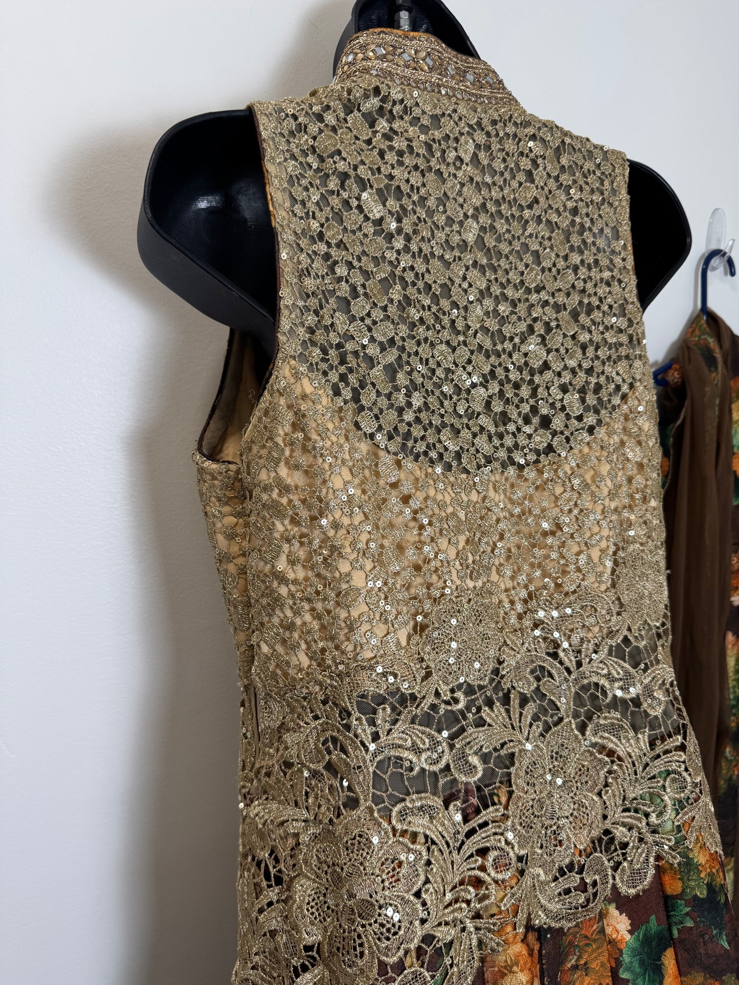Gold Brown Floral - 36