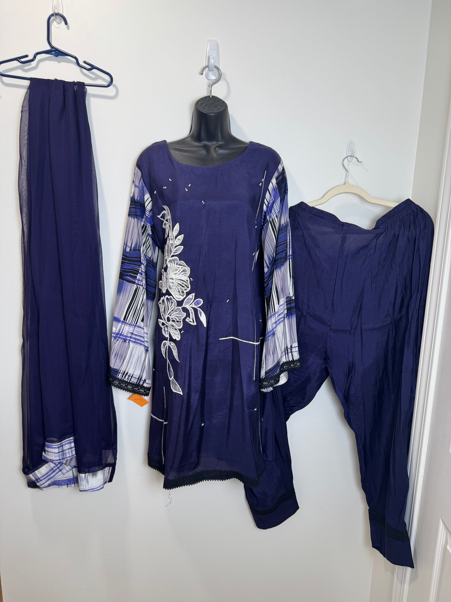 Blue White - 44