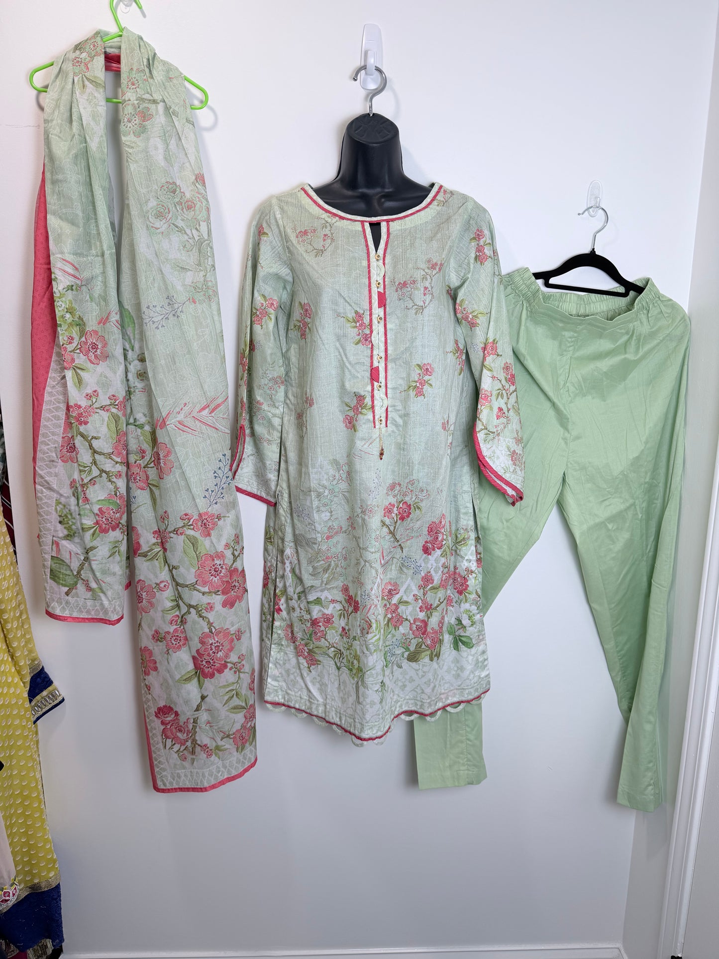 Green Floral - Size 36
