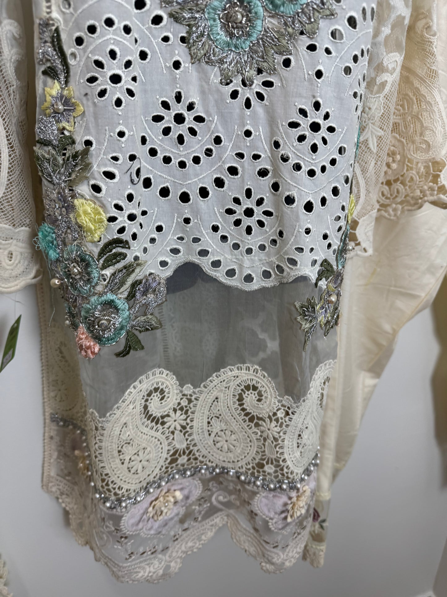 Beige Lace - 44