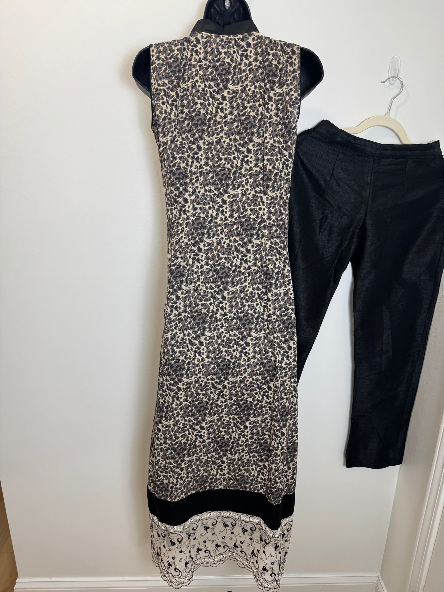 Black Animal Print - 34