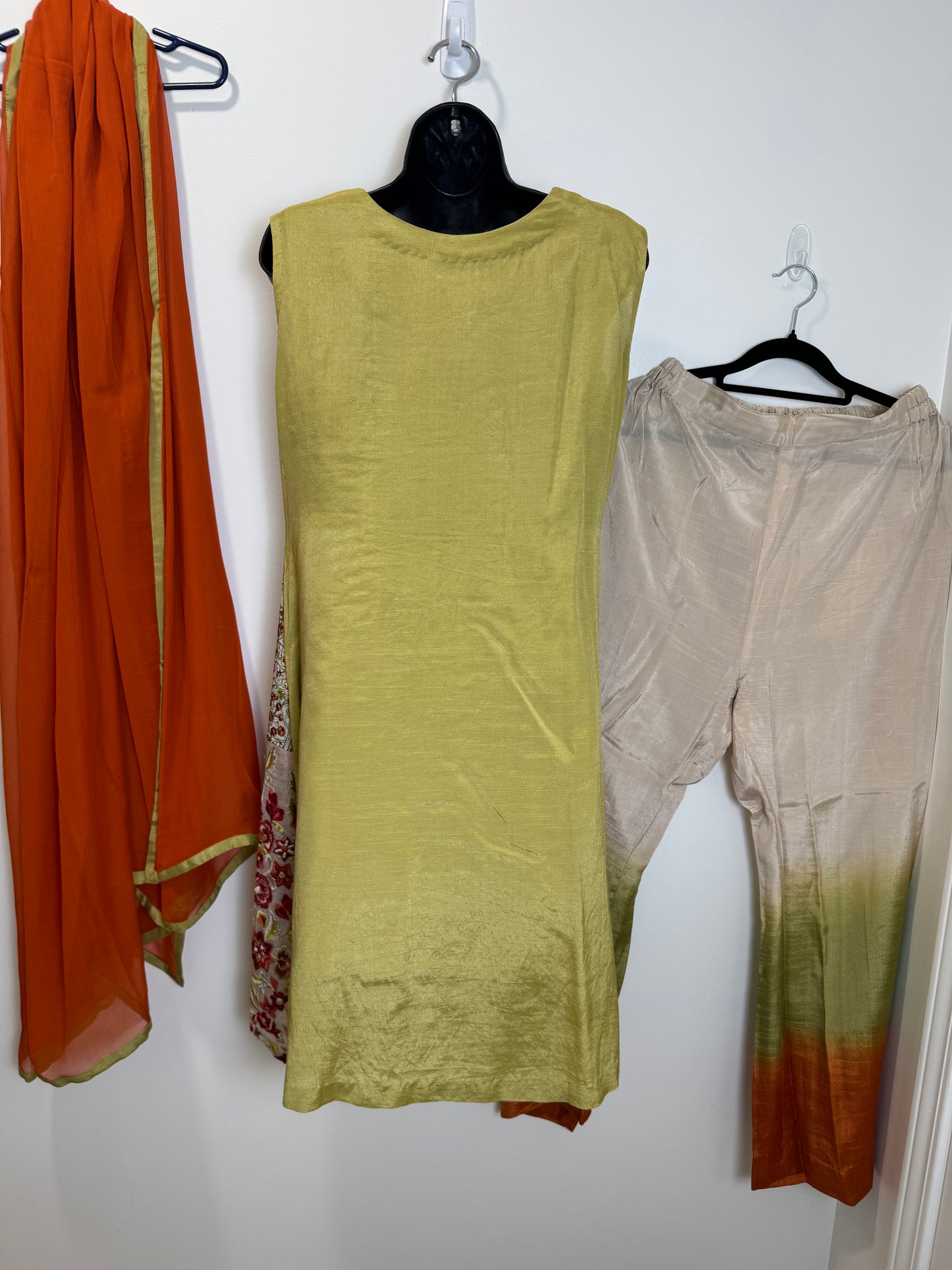 Beige Green Orange - 34